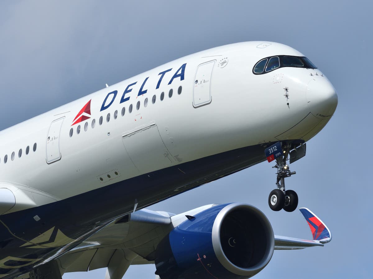 Delta Air Lines: un pasajero acusado de manosear a una niña supuestamente mezcló Ambien y alcohol