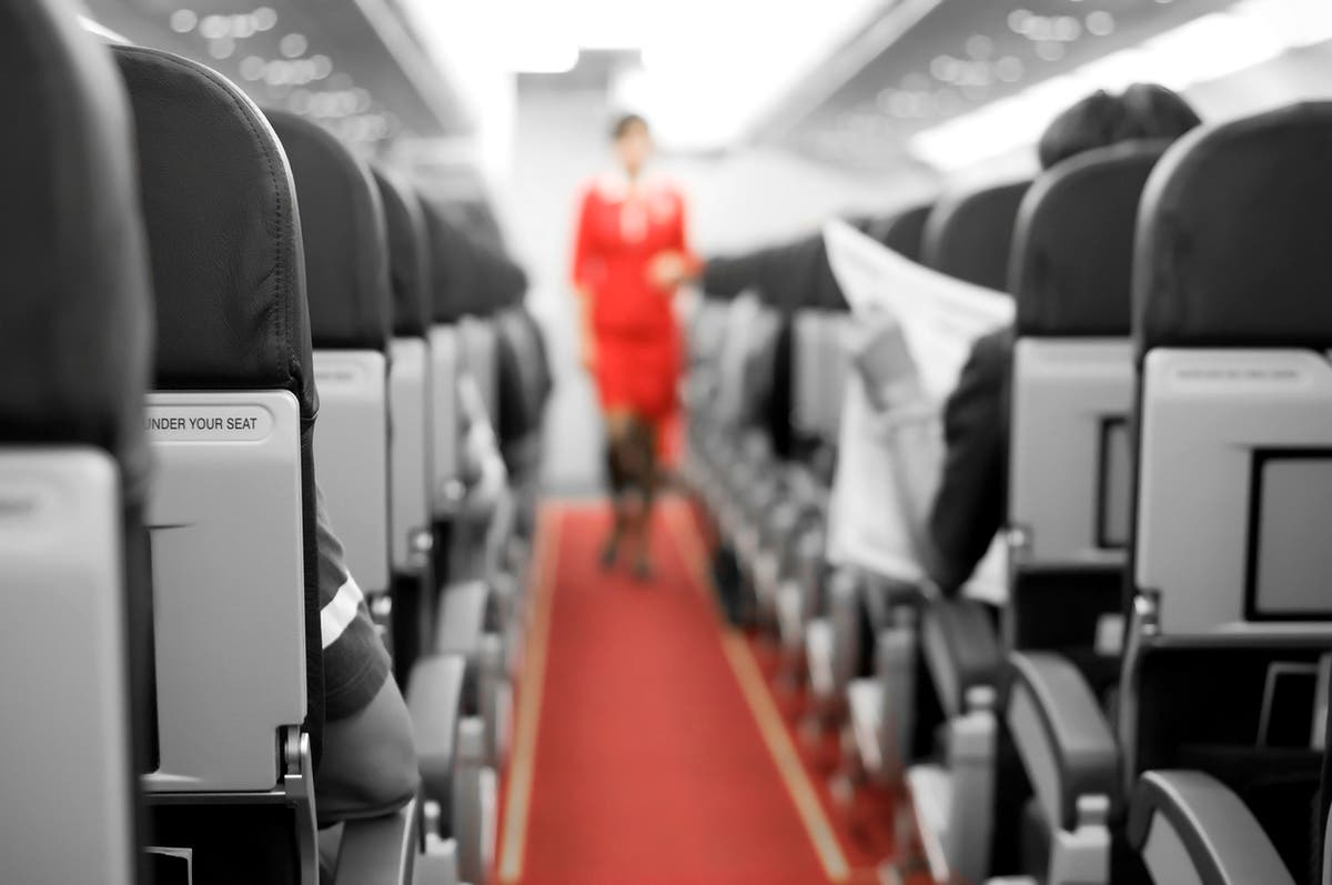 La industria de viajes está experimentando un 'colapso' y los trabajos 'no son sostenibles', dicen los asistentes de vuelo