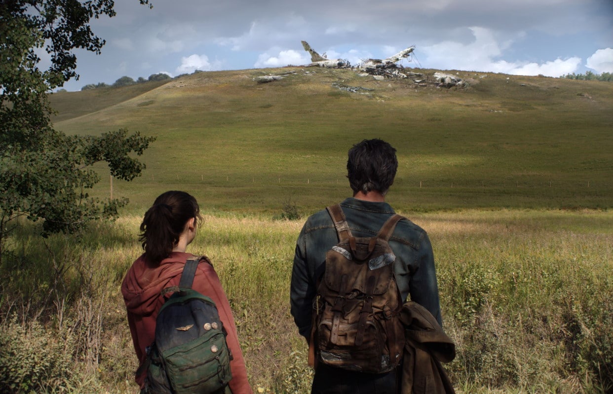 The Last of Us First Look Stars HBO Series Leads Pedro Pascal and Bella Ramsey